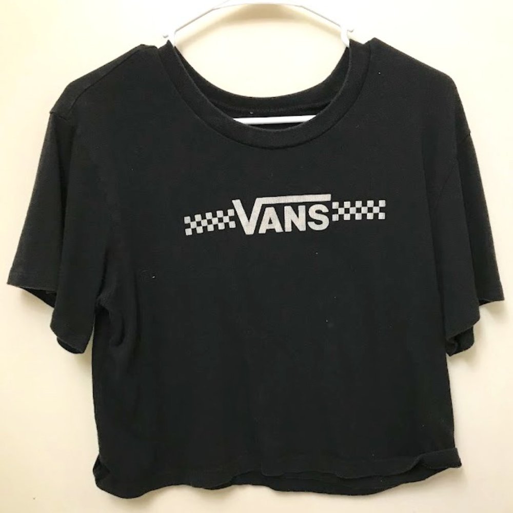 black vans cropped T-shirt